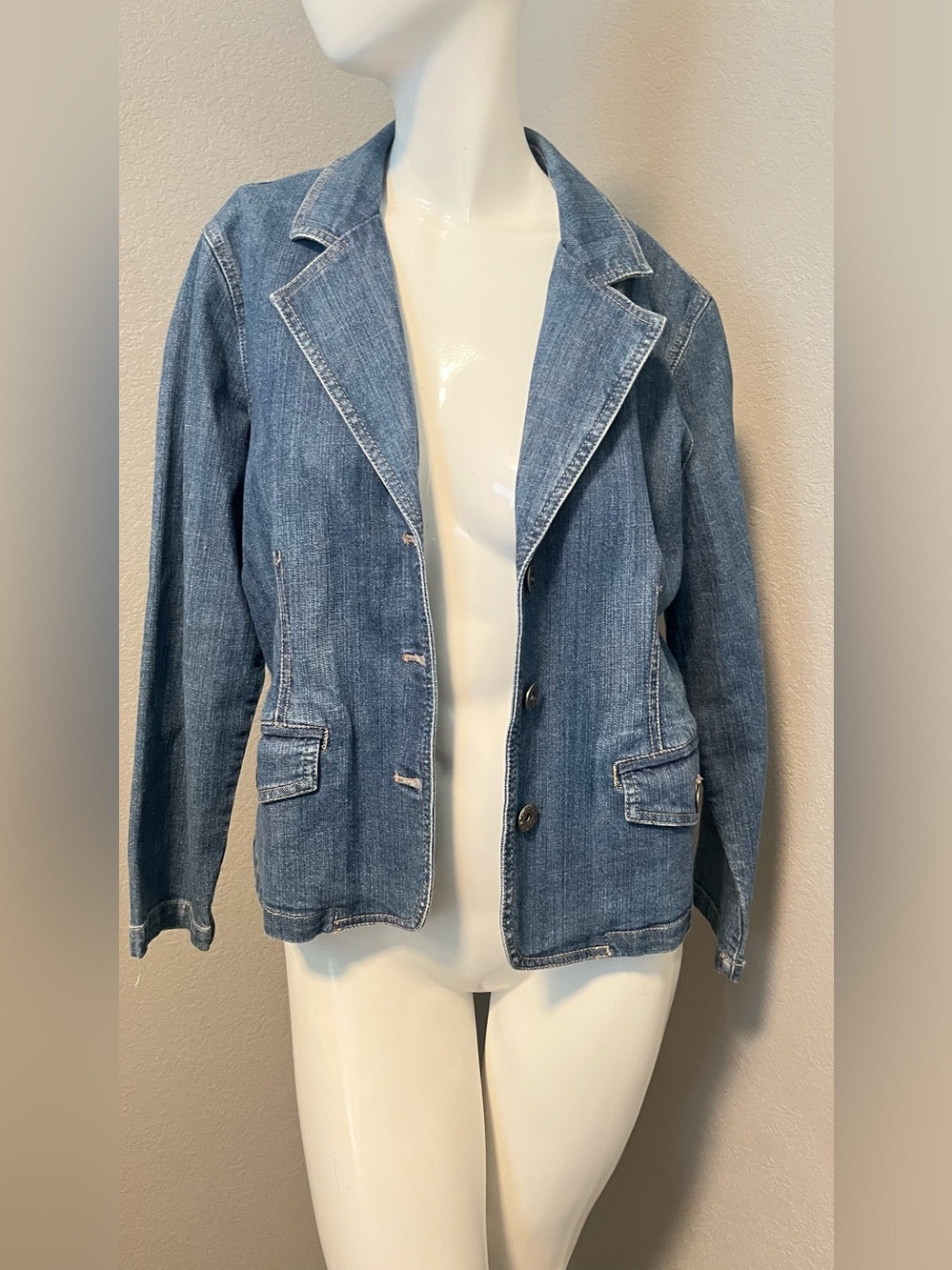 NWT Women’s CHICO”S Platinum Light Wash Blue Denim Jean Blazer Jacket Size 1- S - Picture 6 of 14